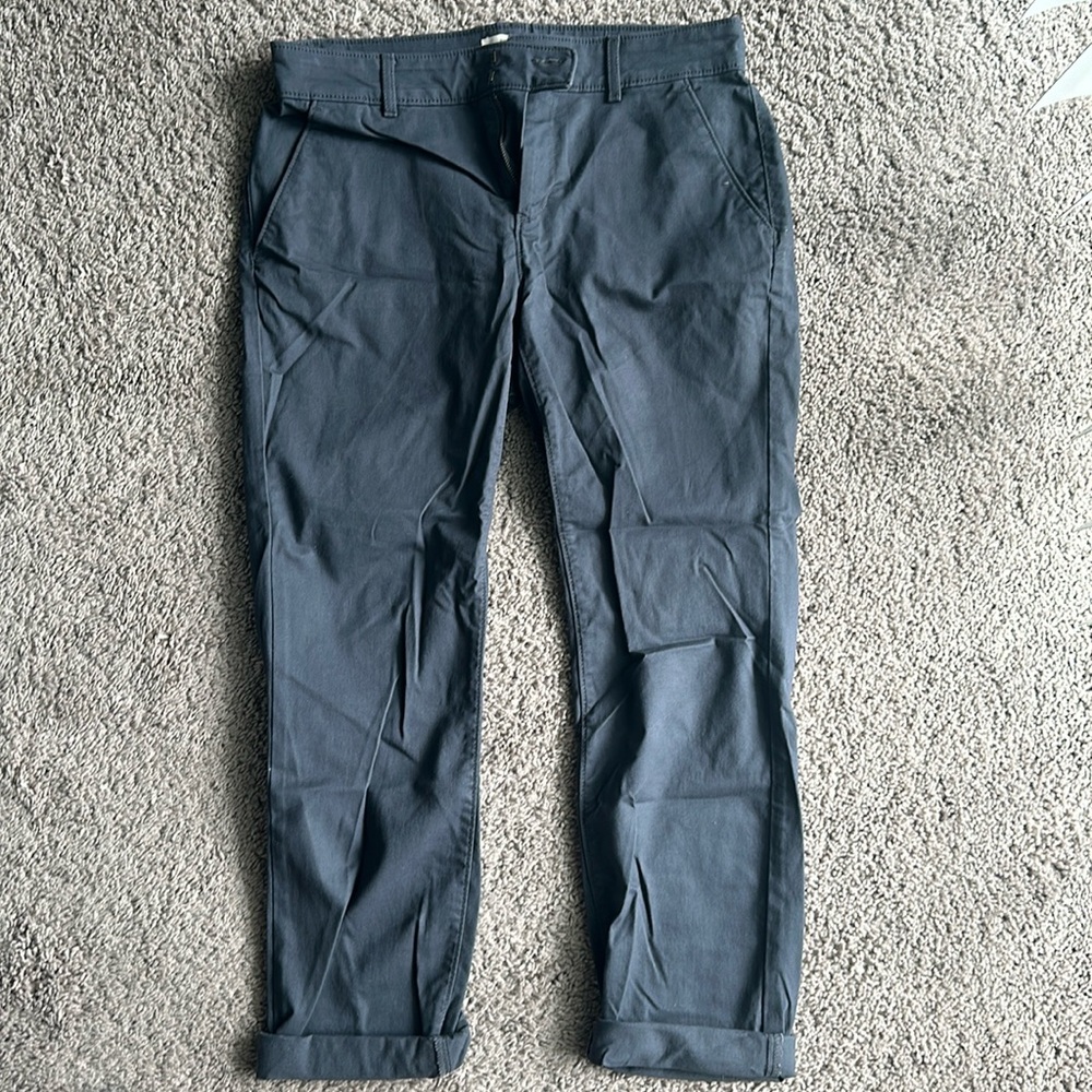 Loft grey pixie crop pants size 4
